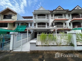 5 спален Таунхаус for rent in Щаттхана, Бангкок, Khlong Tan Nuea, Щаттхана