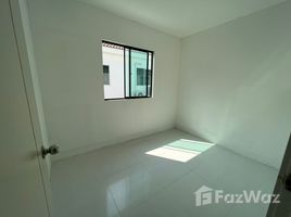 3 спален Дом в аренду в Baan Pruksa 83 Boromratchonnanee-Sai 5, Bang Toei, Sam Phran, Nakhon Pathom