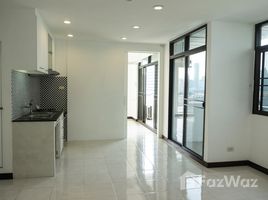 2 Bedroom Condo for sale at J.C. Tower, Khlong Tan Nuea