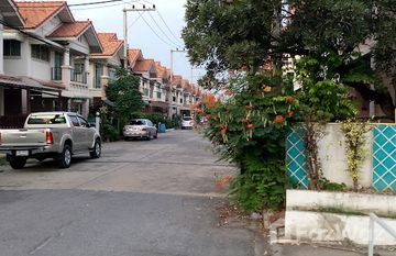 Vista Ville 3 in Lam Luk Ka, Pathum Thani