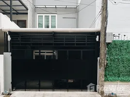 4 Habitación Adosado en venta en Bangkok, Sam Sen Nok, Huai Khwang, Bangkok