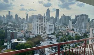 2 Bedrooms Condo for sale in Khlong Toei, Bangkok Lake Green Condominium