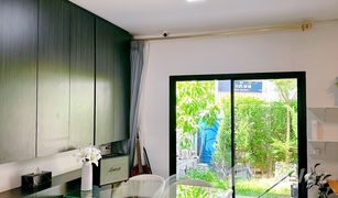 2 Bedrooms Townhouse for sale in Lat Krabang, Bangkok The Thamm Iconic Onnut - Motorway