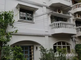 วิลล่า 3 ห้องนอน ให้เช่า ในโครงการ พร้อมพรรค การ์เด้นส์, คลองตันเหนือ