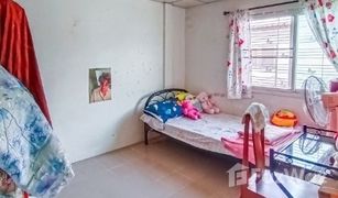 2 Schlafzimmern Reihenhaus zu verkaufen in Bang Rak Phatthana, Nonthaburi Rattanathibet Village