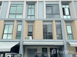 3 спален Таунхаус в аренду в Estara Haven Pattanakarn 20, Suan Luang, Суан Луанг, Бангкок, Таиланд