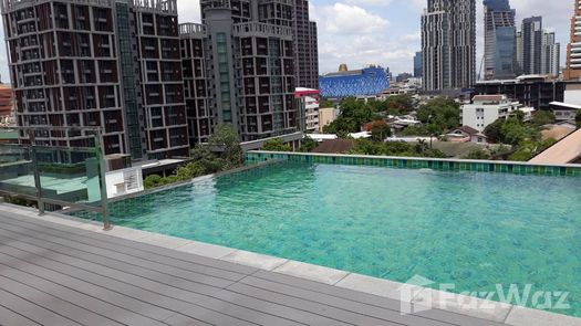 Фото 1 of the Piscine commune at Fernwood Residence