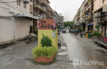 Sikharin Village in Hua Mak, Bangkok