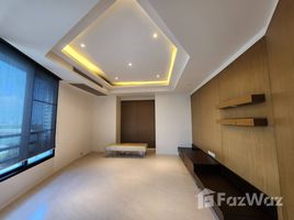 2 спален Кондо на продажу в Royal River Place, Bang Phongphang