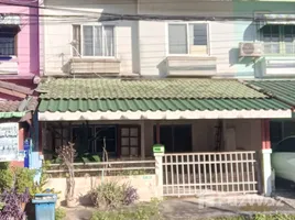 Narisra で売却中 3 ベッドルーム 町家, Bueng Nam Rak, タンヤブリ