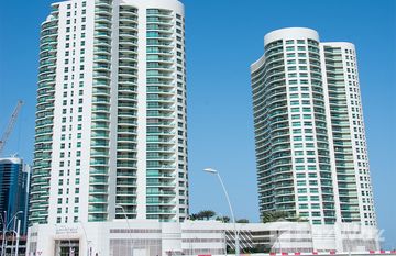 Beach Towers in Shams Abu Dhabi, अबू धाबी