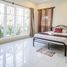 在Kamplerng Kouch Kanong Circle, Srah Chak出租的4 卧室 屋, Srah Chak