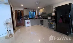 2 Bedrooms Townhouse for sale in Patong, Phuket Beverly Hills