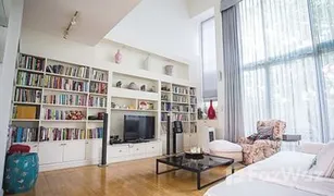 4 Bedrooms House for sale in Khlong Tan Nuea, Bangkok 