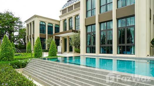 Photo 1 of the Piscine commune at Grand Bangkok Boulevard Krungthepkritha