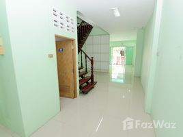 3 Bedrooms Townhouse for sale in Bang Na, Bangkok Phairot Village