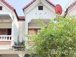 3 Bedroom Townhouse for sale at Loet Ubon 2 Village	, Tha Raeng, Bang Khen