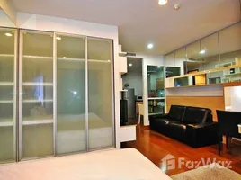 1 chambre Condominium à louer à , Lumphini