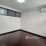 3 Habitación Adosado en alquiler en Nakornthai, Chong Nonsi, Yan Nawa, Bangkok, Tailandia