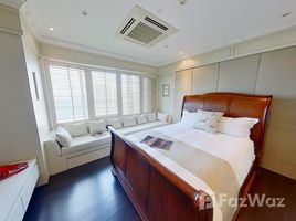 4 Bedroom Penthouse for sale at Watermark Chaophraya, Bang Lamphu Lang, Khlong San