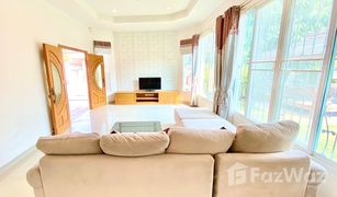 Дом, 3 спальни на продажу в Nong Prue, Паттайя Raviporn City Home Village