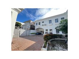 วิลล่า 9 ห้องนอน ให้เช่า ในทำเล คลองตัน, กรุงเทพมหานคร, คลองตัน