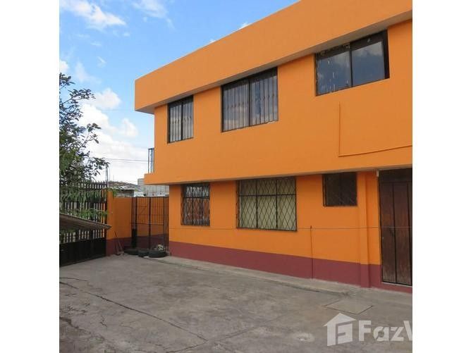 Casa de 10 Habitación en Venta en Eloy Alfaro - Quito for $220,000 | U530430