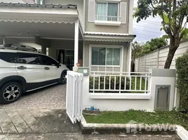 3 Bedroom Townhouse for rent at The Village Bangna-Wongwaen 4, Bang Phli Yai, Bang Phli, Samut Prakan, Thailand