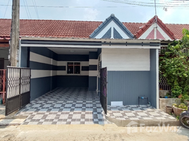 2 Schlafzimmer Reihenhaus zu verkaufen im Samphan Villa, Khu Khot, Lam Luk Ka, Pathum Thani, Thailand