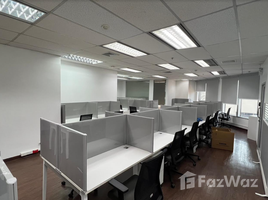 160.98 m2 Office for rent at Mercury Tower, Lumphini, Pathum Wan