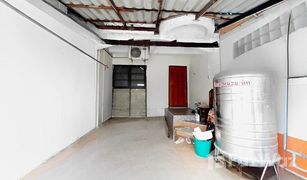 2 Schlafzimmern Reihenhaus zu verkaufen in Lak Hok, Pathum Thani Baan Rim Nam Lak Hok Village