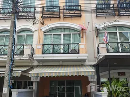 3 Bedroom Townhouse for rent at Ban Klang Mueang The Paris Ratchavipha, Lat Yao