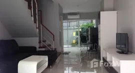 Verfügbare Objekte im Thanapat Haus Sathorn-Narathiwas