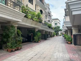 3 chambre Maison de ville à louer à , Khlong Tan Nuea