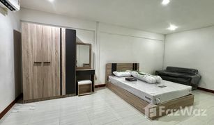 1 Bedroom Apartment for sale in Hua Mak, Bangkok Phun Sin Condotown 