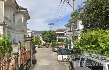 Baan Pornpradit in Phra Khanong, Bangkok