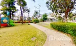 Communal Garden Area at Passorn Pride Mahidol-Charoenmueang