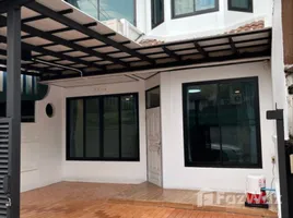 วิลล่า 3 ห้องนอน ให้เช่า ในโครงการ หมู่บ้านอยู่เจริญ รัชดา ซอย 3, ดินแดง, ดินแดง, กรุงเทพมหานคร, ไทย