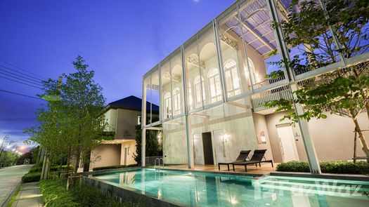 Photo 2 of the Piscine commune at Bangkok Boulevard Ramintra-Serithai 2