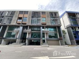 920 제곱미터입니다 Office for rent at The Pretium Bangna, Bang Kaeo, Bang Phli, 사무트 프라 칸