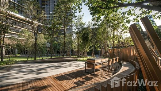 Фото 1 of the Communal Garden Area at The Line Jatujak - Mochit