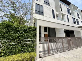 3 Bedroom Townhouse for sale at DEMI Sathu 49, Bang Phongphang, Yan Nawa