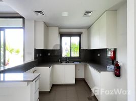 3 спален Таунхаус на продажу в Noor Townhouses, Town Square