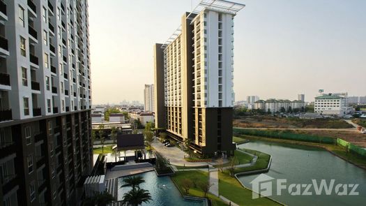 Photo 1 of the Communal Garden Area at The Parkland Srinakarin Lakeside