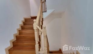 7 Bedrooms Townhouse for sale in Lat Phrao, Bangkok 