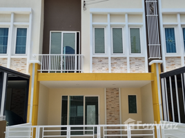 4 Bedroom Townhouse for sale at Golden Town Chaiyaphruek-Wongwaen, Sai Noi