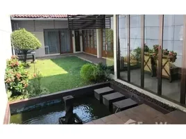 4 Bedroom House for sale in Coblong, Bandung, Coblong