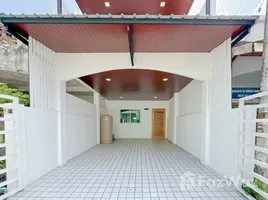 在Baan Romyen 5出售的2 卧室 联排别墅, Bang Chan, 空三华, 曼谷