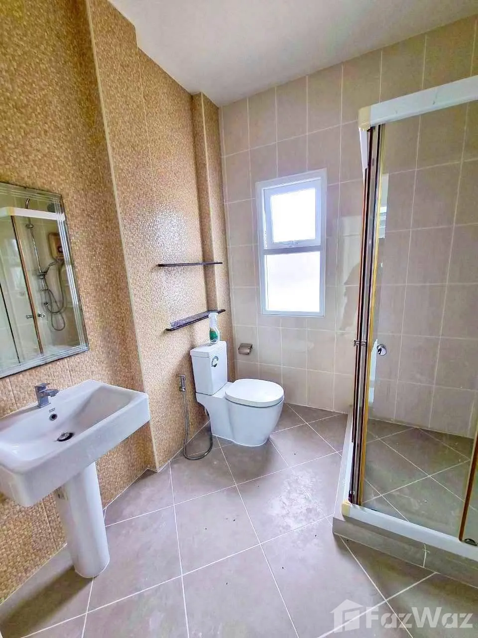 Haus zum Kauf mit 3 Zimmer in Sam Phran, Nakhon Pathom