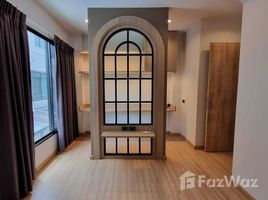 4 спален Таунхаус for rent in Si Rat MRT, Khlong Kluea, 